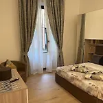 Nel Quartiere Bayres Completamente Rinnovata Milan