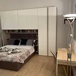 Nel Quartiere Bayres Completamente Rinnovata Appartement Milan
