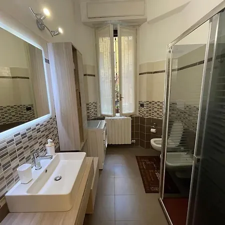 Nel Quartiere Bayres Completamente Rinnovata Апартаменты Милан