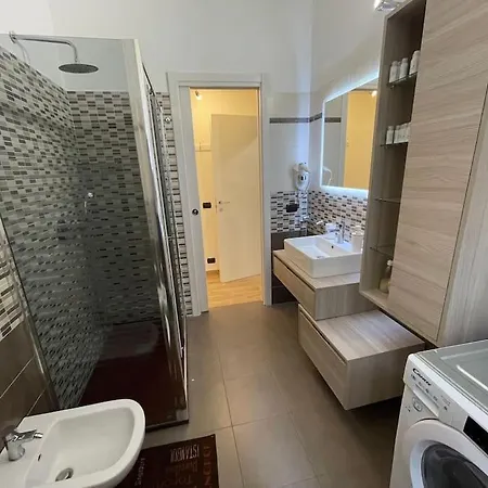 Nel Quartiere Bayres Completamente Rinnovata Milánó