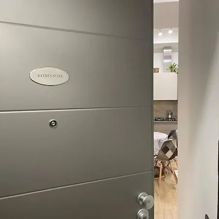 Nel Quartiere Bayres Completamente Rinnovata Milánó