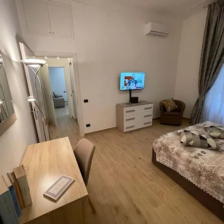 Nel Quartiere Bayres Completamente Rinnovata * Milánó